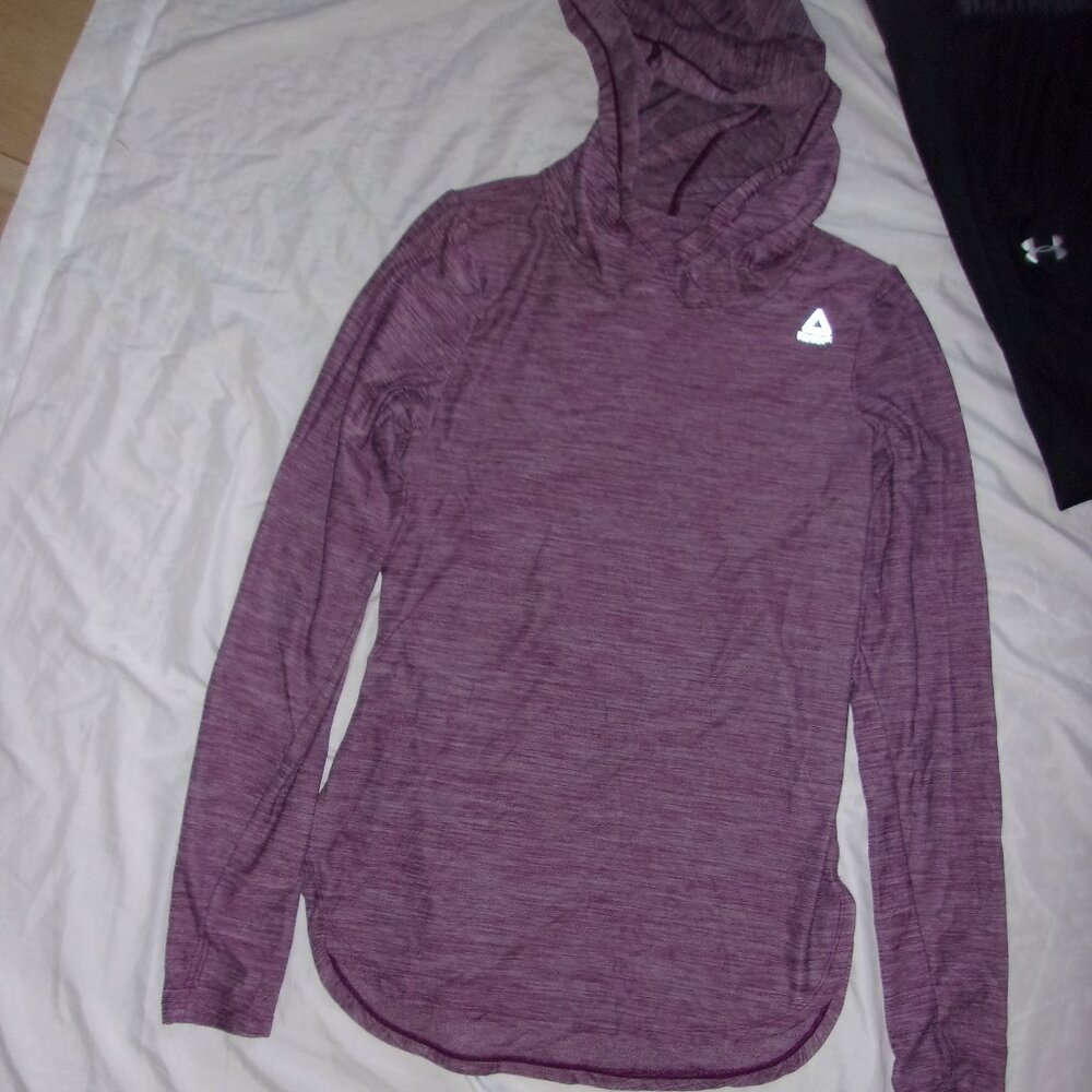 🌟 hoodie size extra small womens shirt active wear reebok athletic wear
